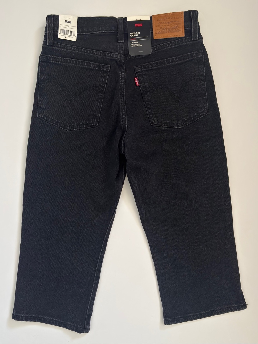Levi's Capri Jeans Size 26 Black Wash Denim Wedgie Capri NWT